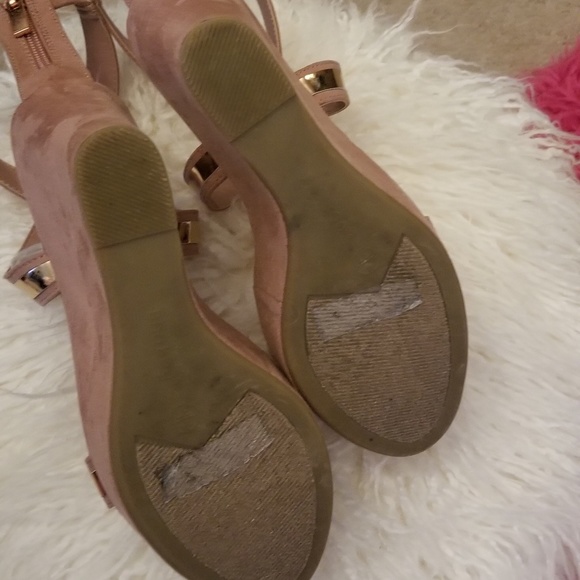 SOLD Mauve & Rose Gold Platform Sandals - Picture 7 of 8